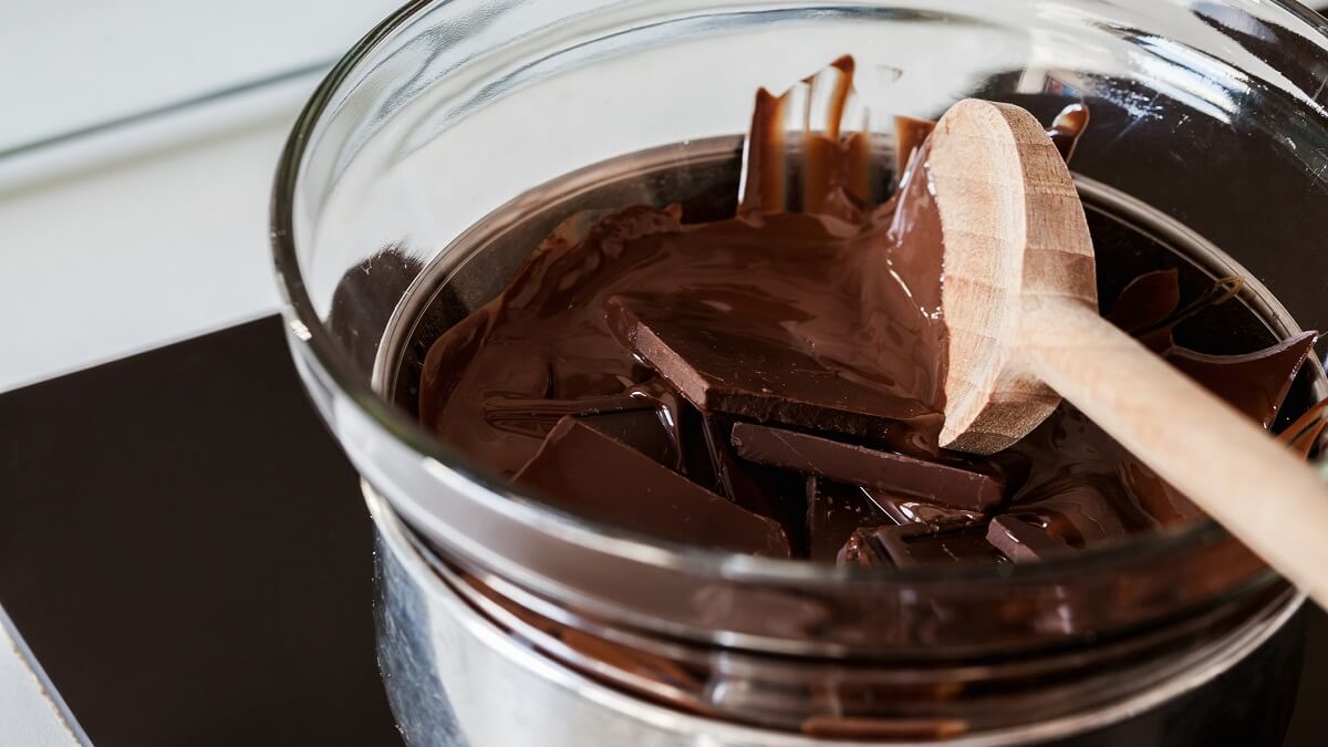 简单的化学反应就可以消除巧克力的“脾气陷阱”